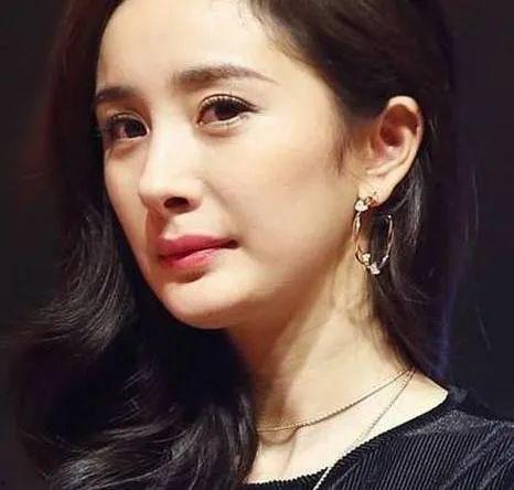 明星网红同款嘴唇图,明星与网红的时尚唇妆对决